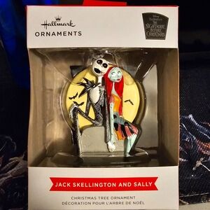 Hallmark Disney The Nightmare BeforeChristmas Jack, Sally on TombstoneOrnament